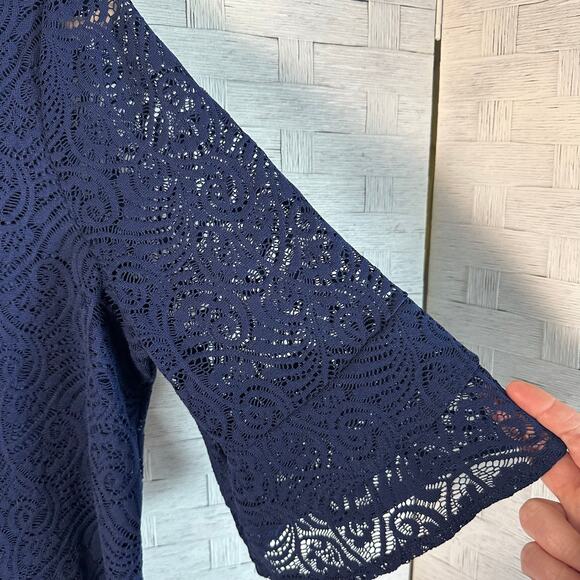 Roz & Ali navy blue lace overlay blouse Bell sleeve bohemian feminine plus siz
￼ - Picture 3 of 9